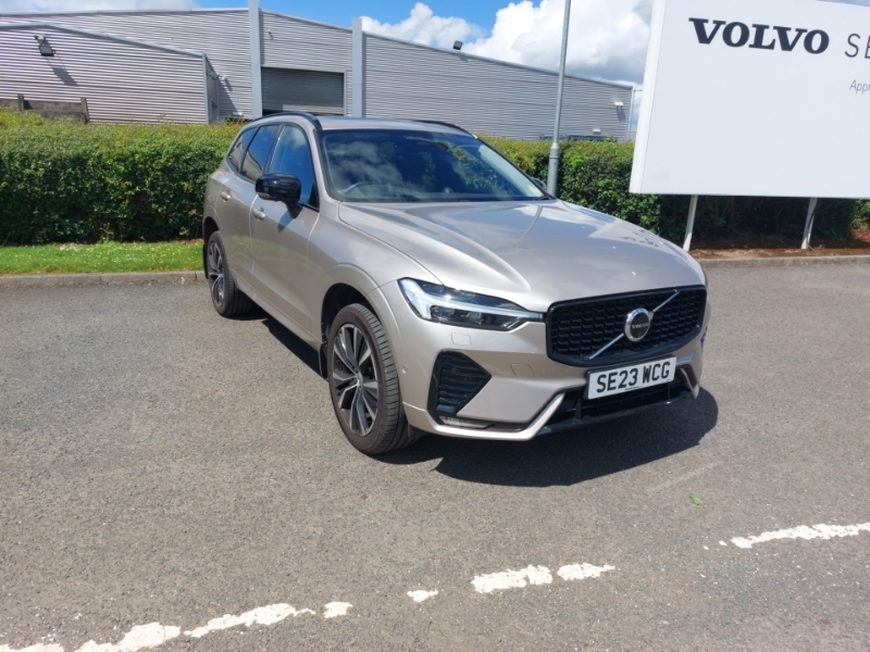 Volvo XC60 2.0 B5p Ultimate Dark Awd Geartronic Gold