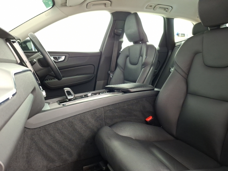 Volvo XC60 2.0 B5p Plus Dark Awd Geartronic Grey #5