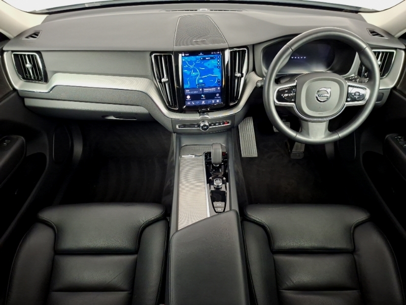Volvo XC60 2.0 B5p Plus Dark Awd Geartronic Grey #3