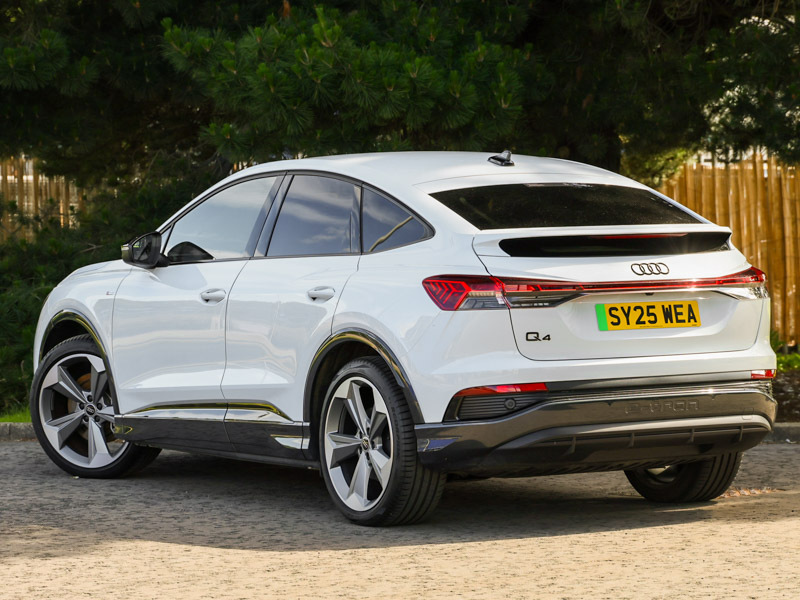 Audi Q4 E Tron 210Kw 45 82Kwh Black Edition White #2