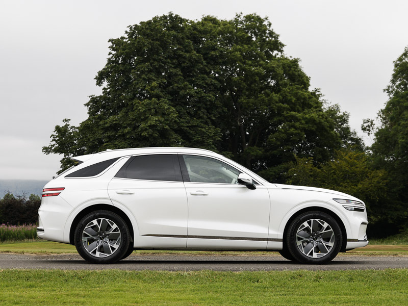 Genesis GV70 360Kw Pure 84Kwh Awd White #4