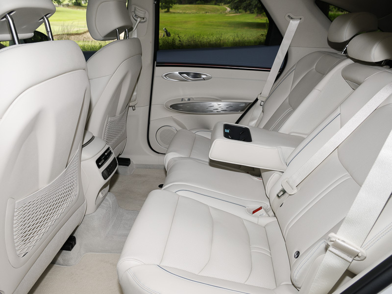 Genesis GV70 360Kw Pure 84Kwh Awd White #6