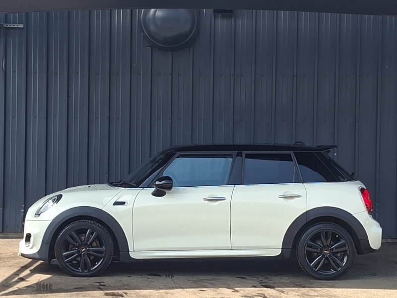 Mini Hatch 1.5 Cooper Sport II AD19TKE White #4