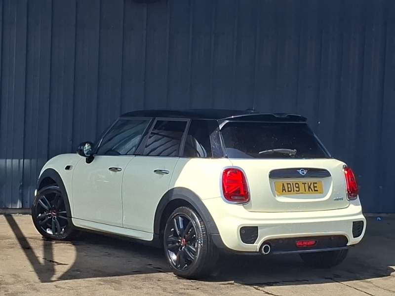 Mini Hatch 1.5 Cooper Sport II AD19TKE White #2