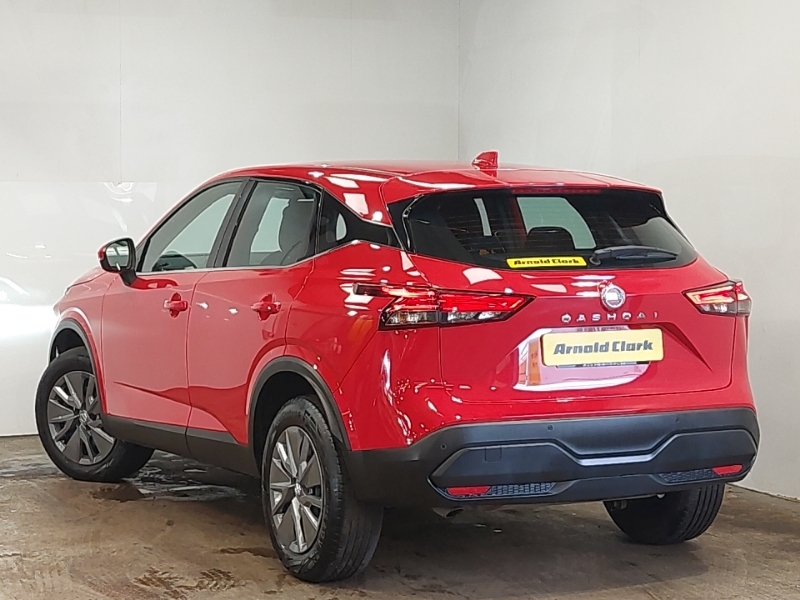 Nissan Qashqai 1.3 Dig-t Mh Visia DS22OFL Red #2