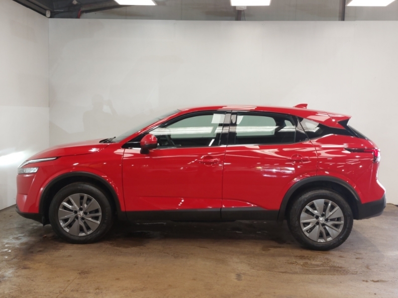 Nissan Qashqai 1.3 Dig-t Mh Visia DS22OFL Red #4