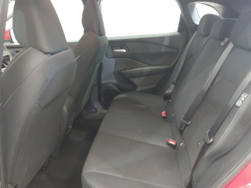 Nissan Qashqai 1.3 Dig-t Mh Visia DS22OFL Red #6