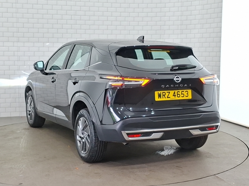 Nissan Qashqai 1.3 Dig-t Mh 158 Acenta Premium Xtronic Black #2