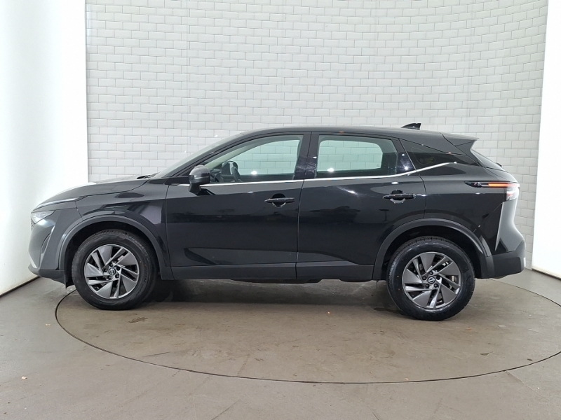 Nissan Qashqai 1.3 Dig-t Mh 158 Acenta Premium Xtronic Black #4