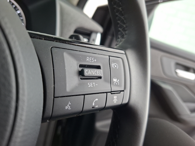 Nissan Qashqai N-connecta Black #13