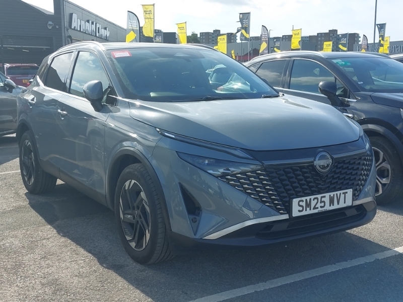 Nissan Qashqai 1.3 Dig-t Mh N-connecta Glass Roof Grey