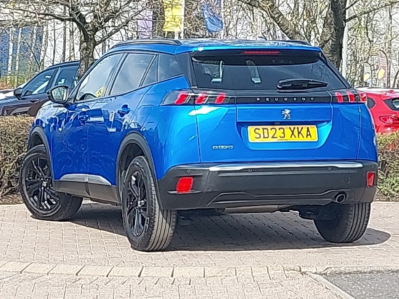 Peugeot 2008 1.2 Puretech Allure Premium Blue #2