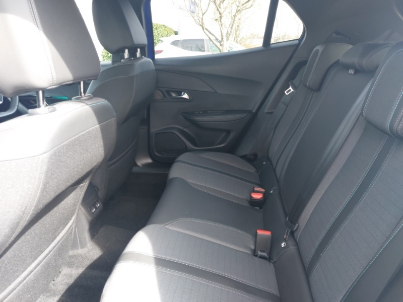 Peugeot 2008 1.2 Puretech Allure Premium Blue #6