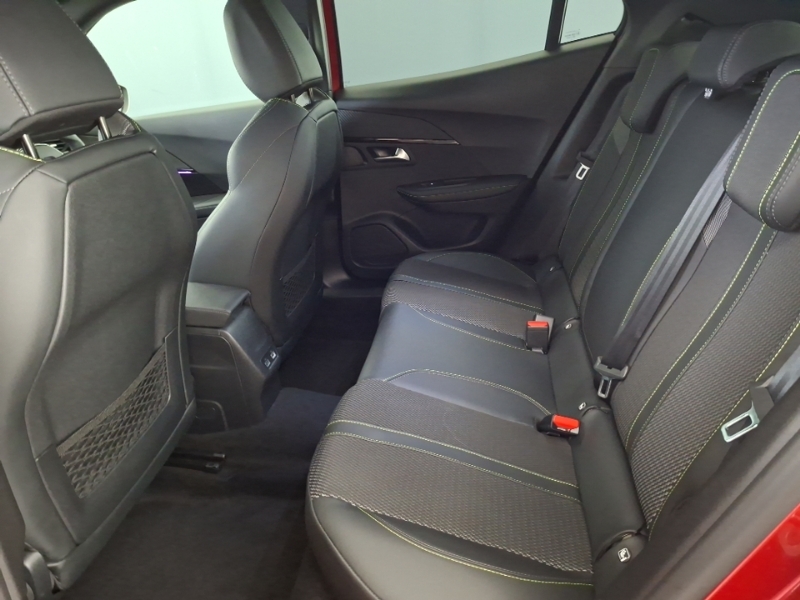 Peugeot 2008 1.2 Hybrid 136 Gt E-dsc6 Red #6