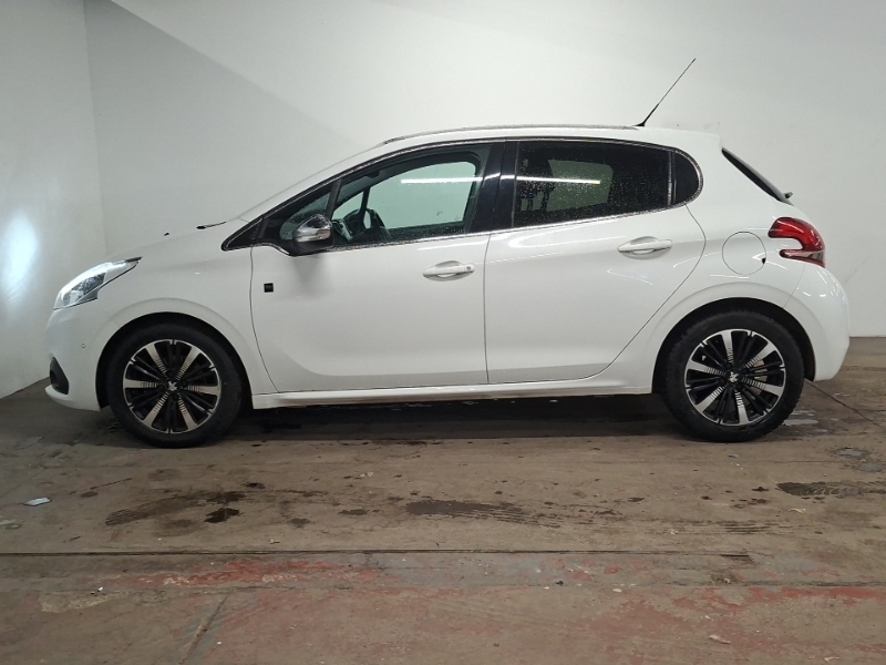 Peugeot 208 1.2 Puretech 82 Tech Edition Start Stop White #4