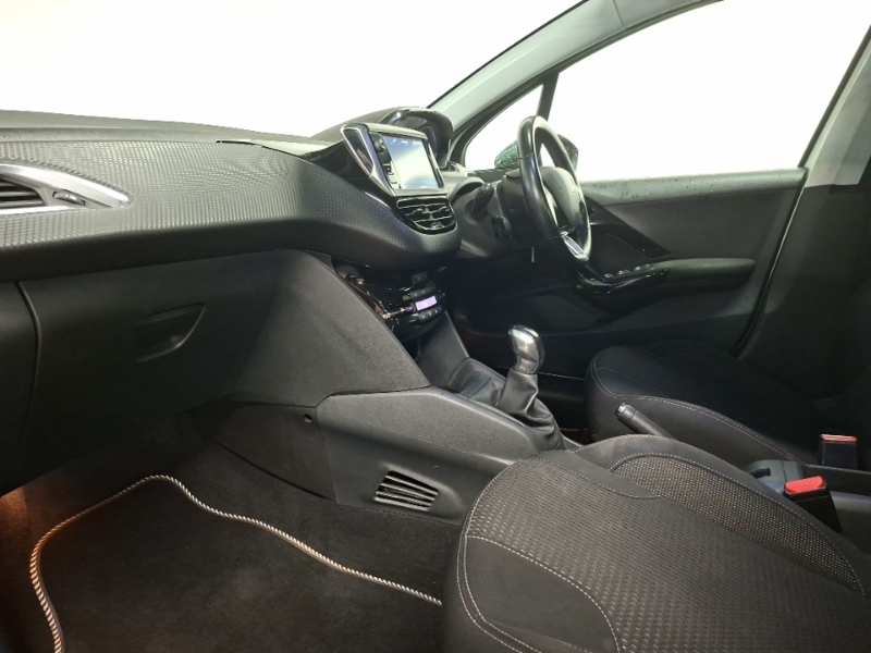 Peugeot 208 1.2 Puretech 82 Tech Edition Start Stop White #5