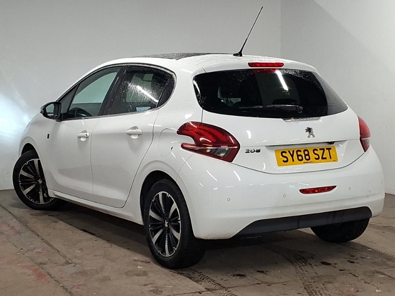 Peugeot 208 1.2 Puretech 82 Tech Edition Start Stop White #2