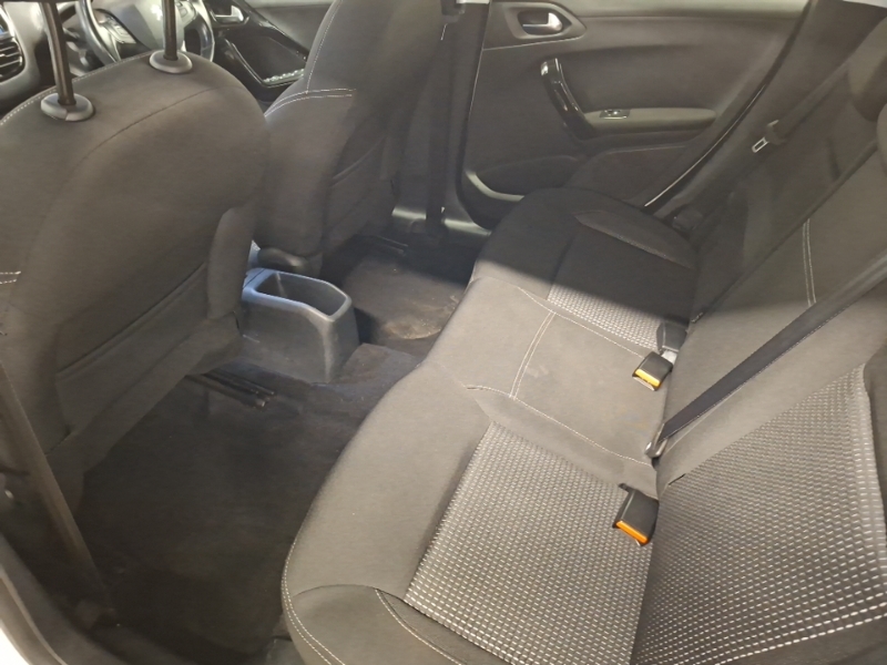 Peugeot 208 1.2 Puretech 82 Tech Edition Start Stop White #6