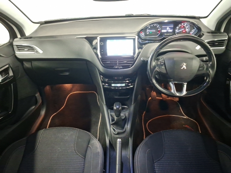 Peugeot 208 1.2 Puretech 82 Tech Edition Start Stop White #3
