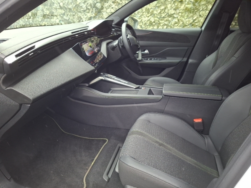 Peugeot 408 1.2 Hybrid 136 Gt E-dsc6 White #5