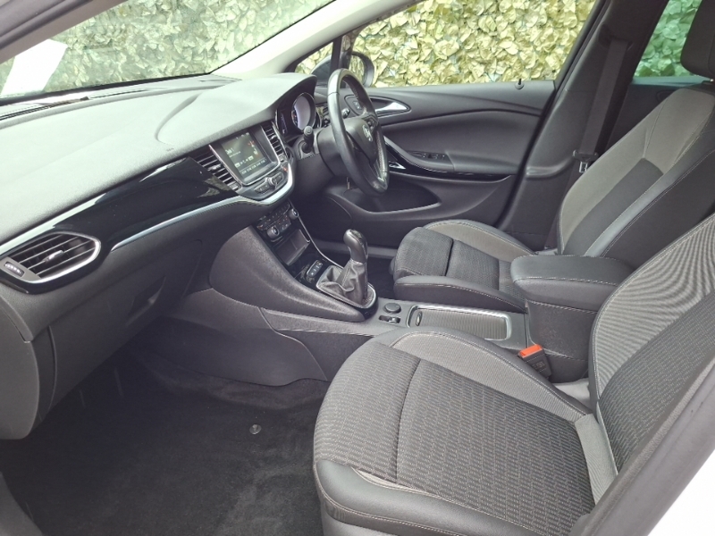 Vauxhall Astra 1.2 Turbo 145 Griffin Edition White #5