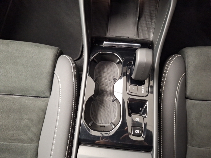 Volvo XC40 R-design Pro 1.5H T5 Twin Engine Recharge 10.7Kwh Black #17