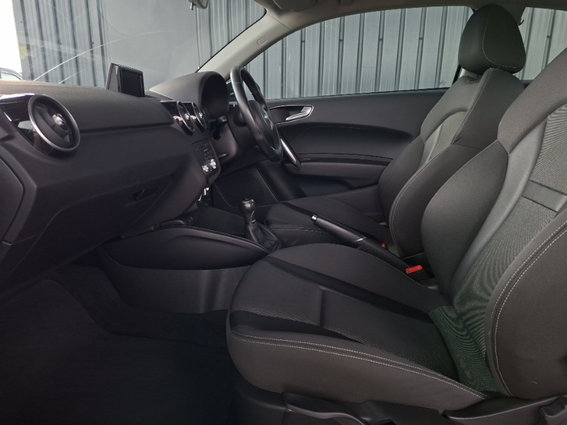 Audi A1 1.0 Tfsi Sport Black #5