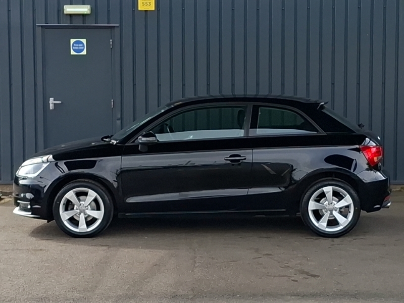 Audi A1 1.0 Tfsi Sport Black #4