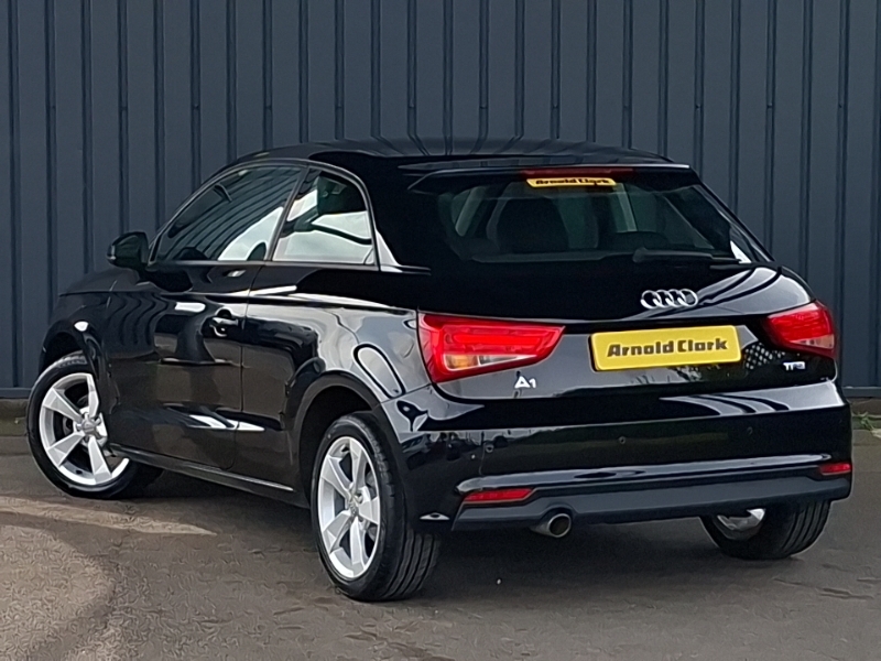 Audi A1 1.0 Tfsi Sport Black #2