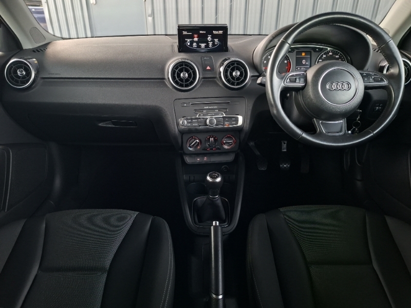 Audi A1 1.0 Tfsi Sport Black #3