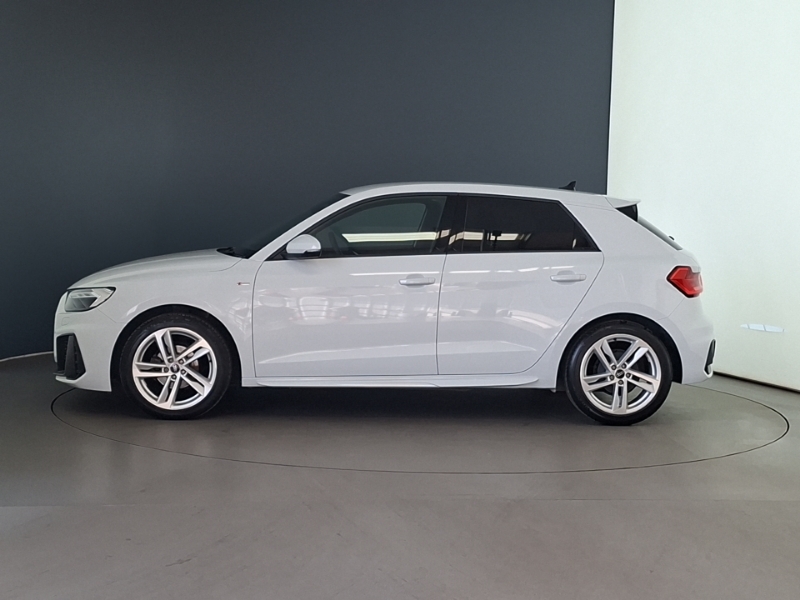 Audi A1 25 Tfsi S Line S Tronic YB23OZV White #4