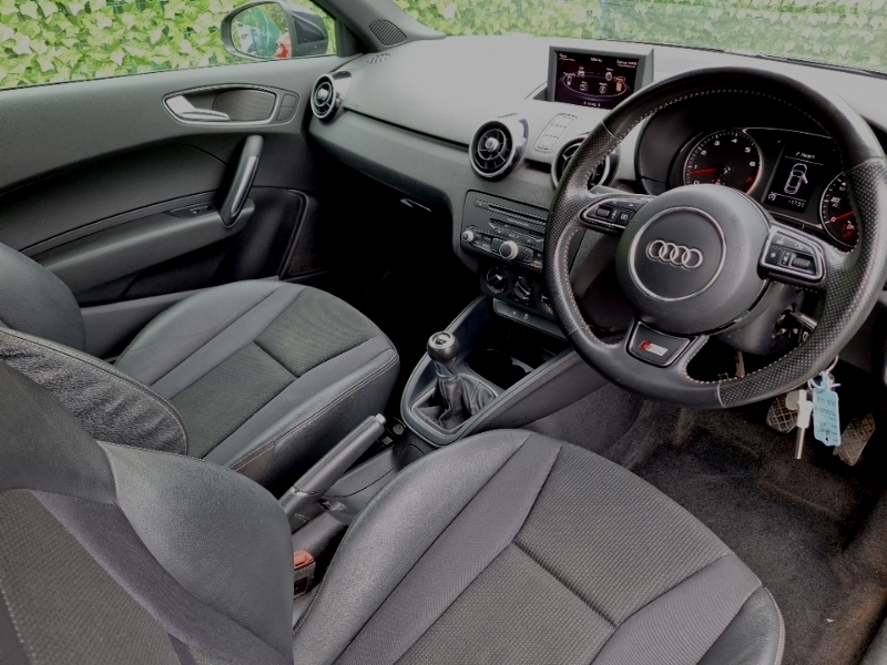 Audi A1 1.4 Tfsi S Line Black #6