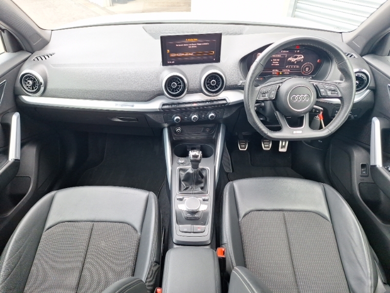 Audi Q2 35 Tfsi Black Edition EJ70EKH White #3