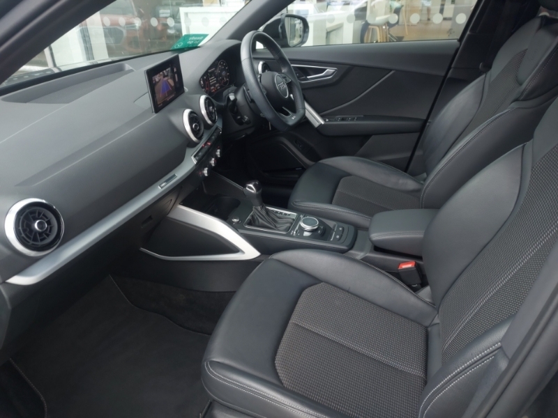 Audi Q2 35 Tfsi Black Edition S Tronic Grey #5
