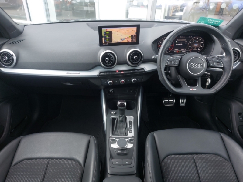 Audi Q2 35 Tfsi Black Edition S Tronic Grey #3