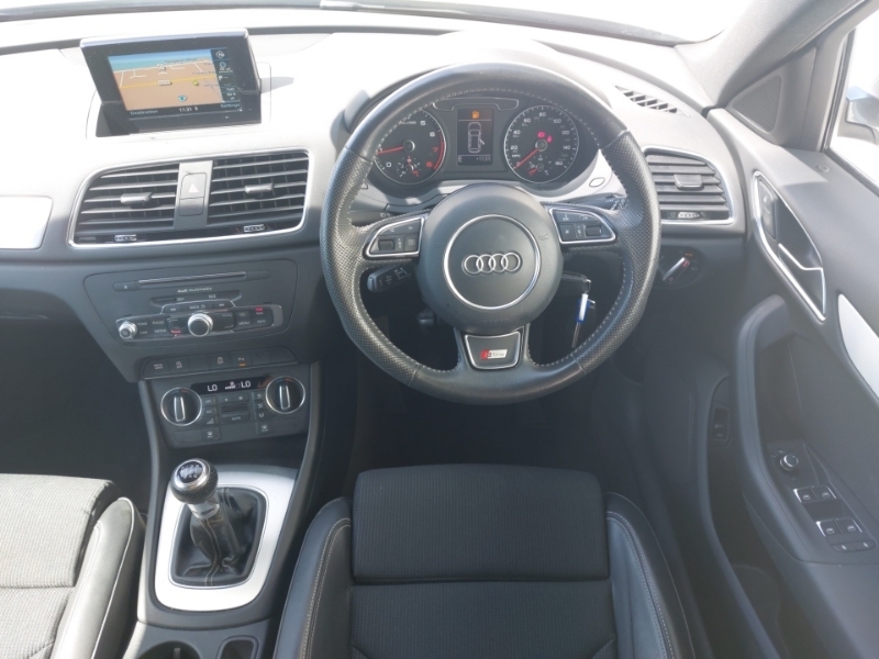 Audi Q3 Audi Estate Special Edition 2.0T Fsi Quattro Black White #8