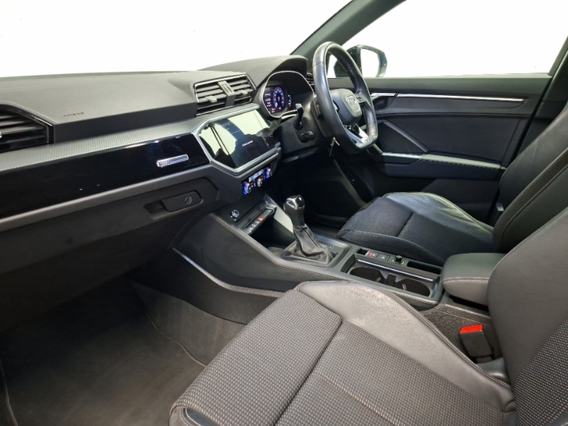 Audi Q3 35 Tfsi Black Edition S Tronic PY21ZFD Blue #5