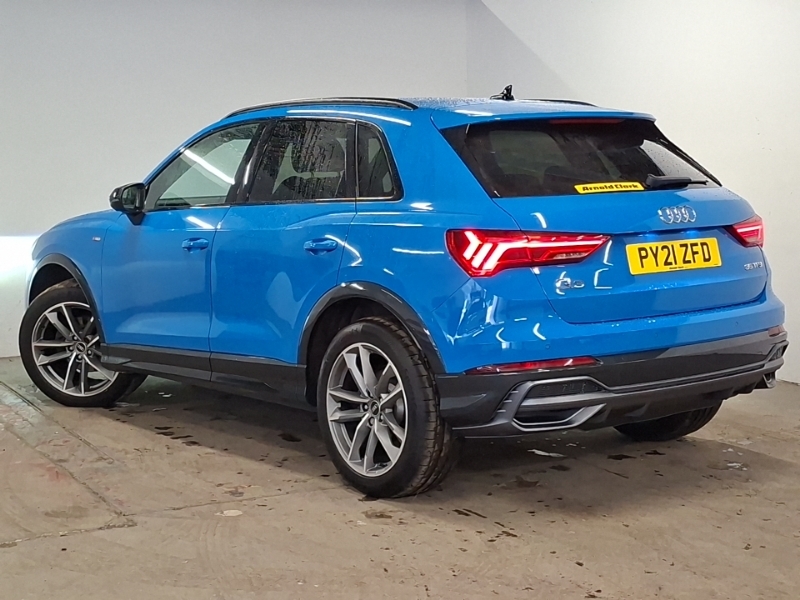 Audi Q3 35 Tfsi Black Edition S Tronic PY21ZFD Blue #2