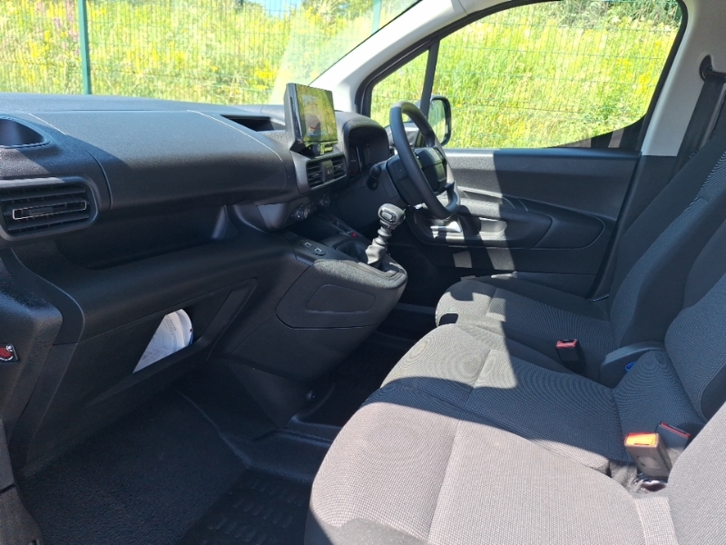 Fiat Doblo 1.5 Multijet 100 H1 Van White #5