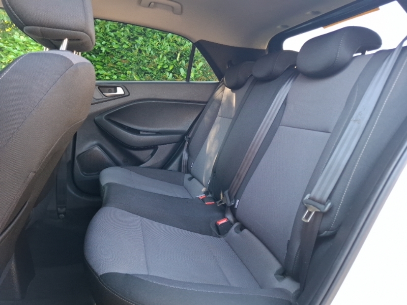 Hyundai I20 1.2 Mpi Play White #6