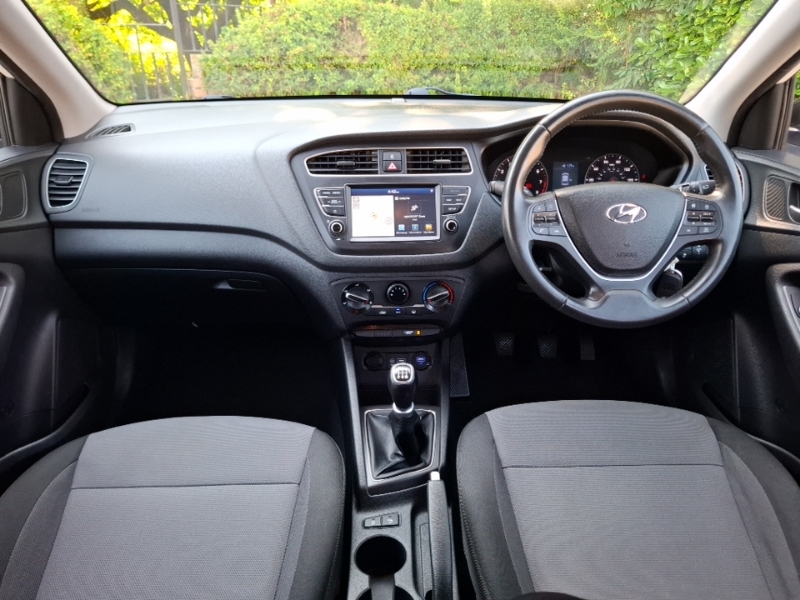 Hyundai I20 1.2 Mpi Play White #3