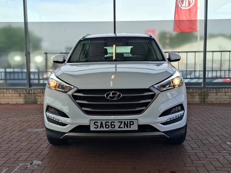 Hyundai Tucson 1.7 Crdi Blue Drive Se 2Wd White #3