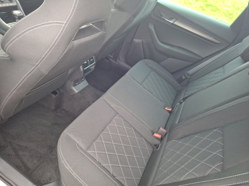Skoda Karoq 1.5 Tsi Sportline Dsg Silver #6