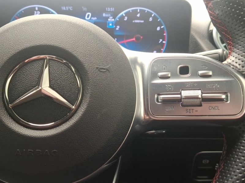 Mercedes-Benz GLA Class 1.3 Gla200 Sport Executive Suv 7G-dct Black #13