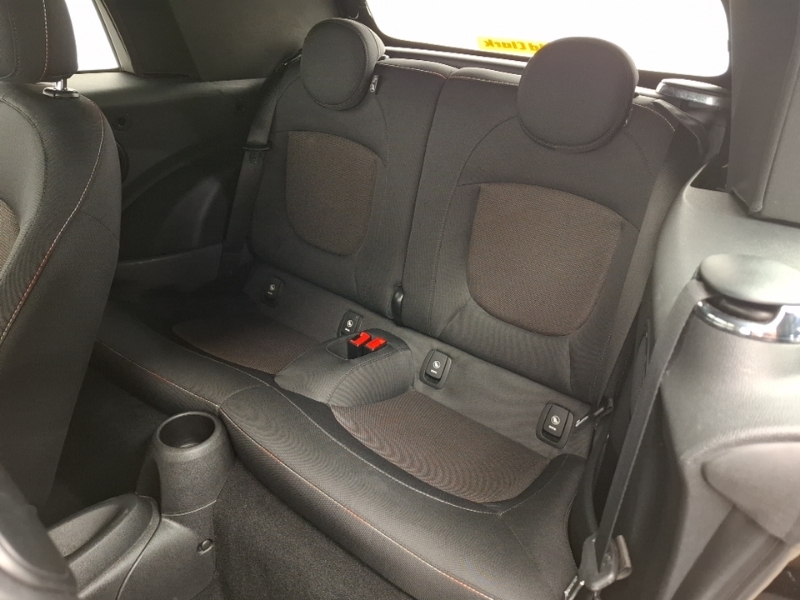 Mini Convertible 1.5 Cooper Classic II Black #6