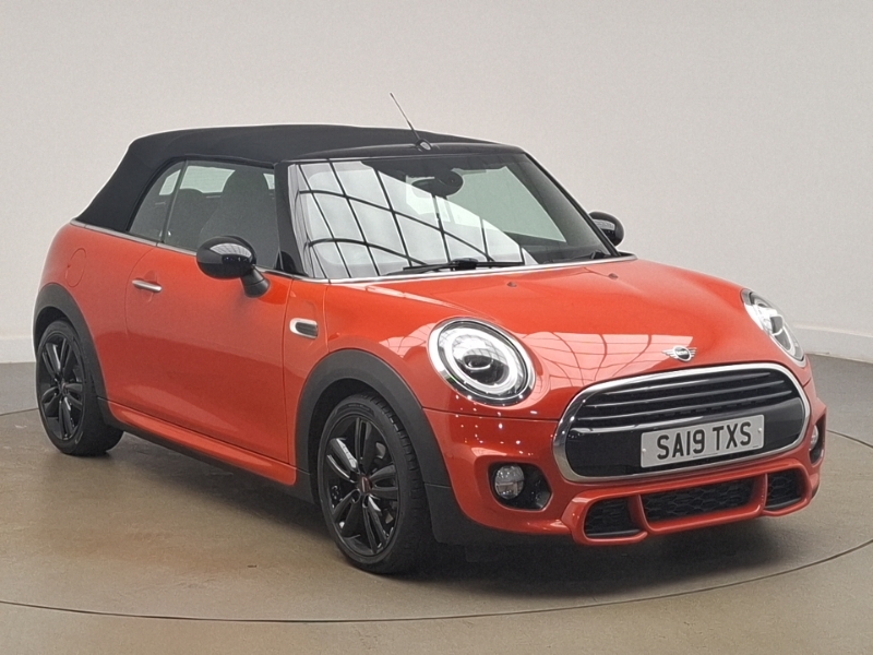 Mini Convertible 1.5 Cooper Sport II Orange
