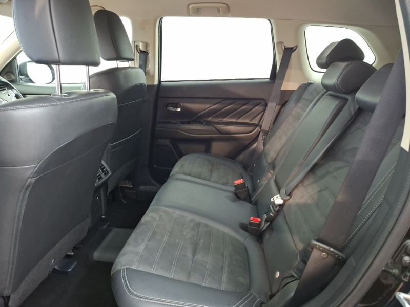 Mitsubishi Outlander 2.4 Phev Juro Black #6