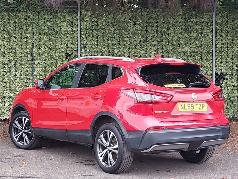 Nissan Qashqai 1.3 Dig-t N-connecta NL69TZP Red #2