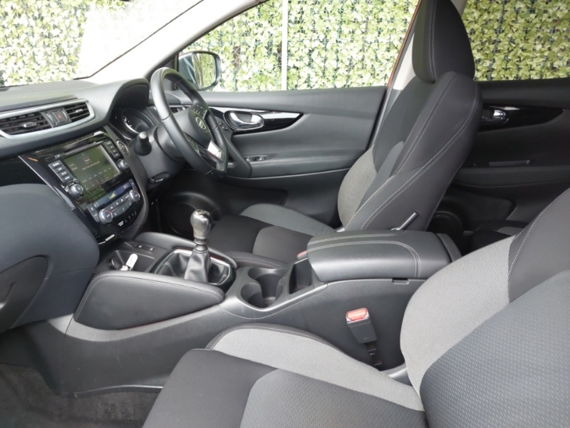 Nissan Qashqai 1.3 Dig-t N-connecta NL69TZP Red #5