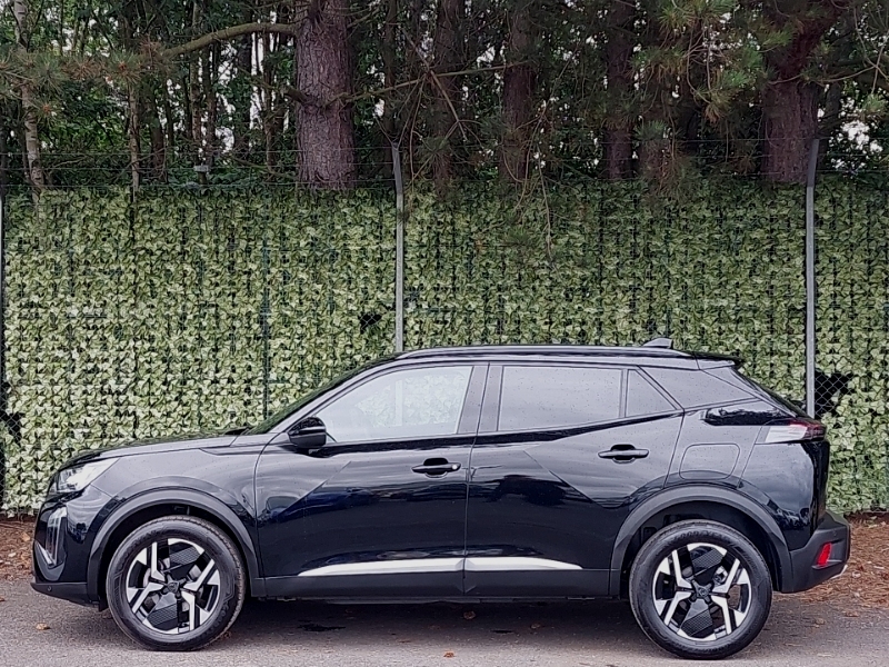 Peugeot 2008 1.2 Puretech 130 Allure Black #4